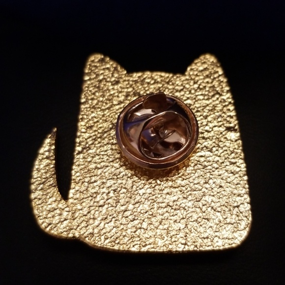 Dog Mom Enamel Pin - Picture 2 of 2